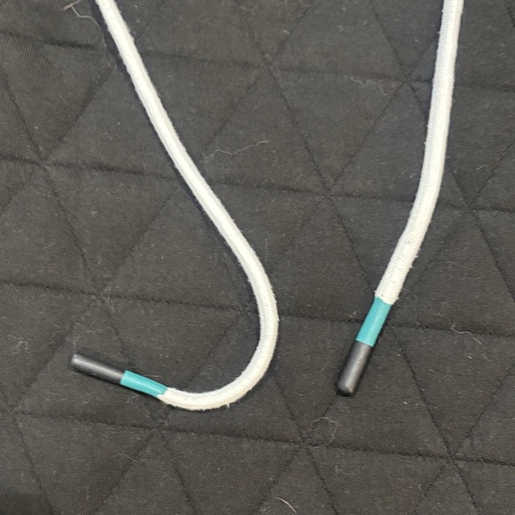 Zyia Black Quilted Hoodie Women's medium - Picture 6 of 6